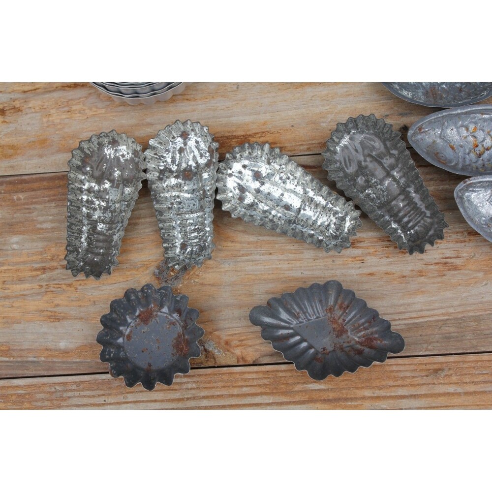 Vintage Lot 22 Fish Bundt Aluminum Metal Tart Cake Jello Baking Molds Crafting - Picture 6 of 6